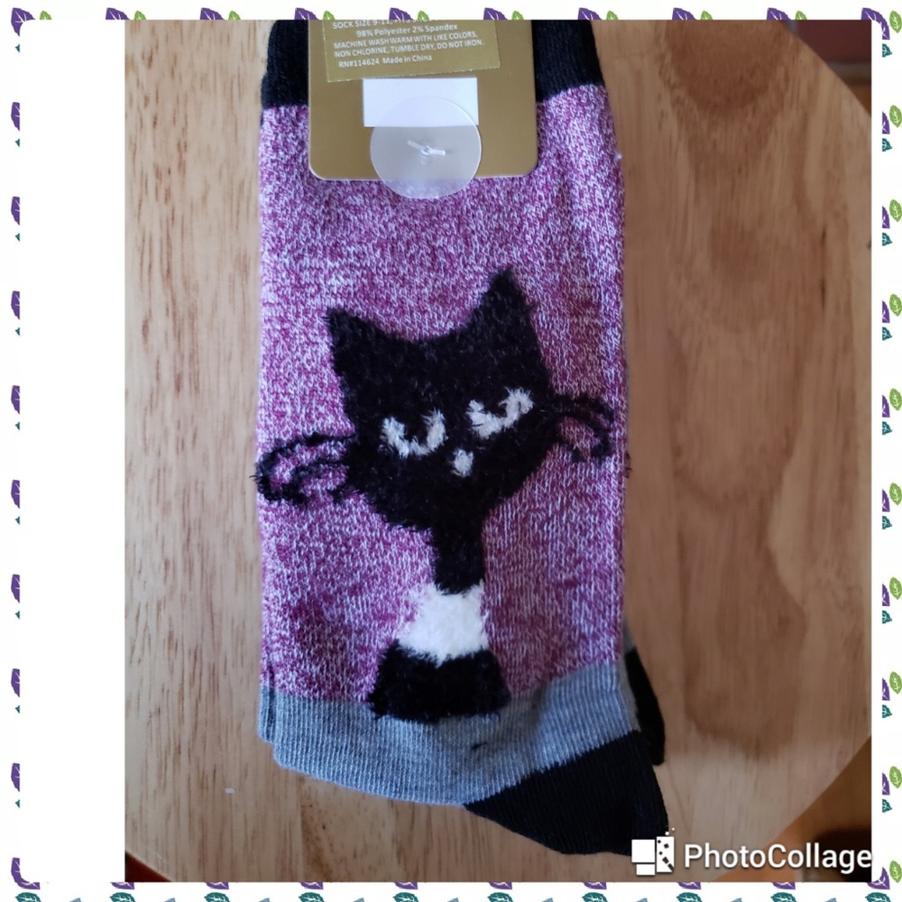 NWT. 3 Pair Pack Cat Socks - Picture 3 of 4